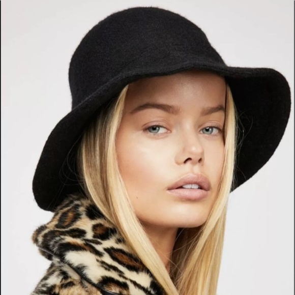 Free People Accessories - Free People Black Wool Bucket Fold able Hat-NWOT